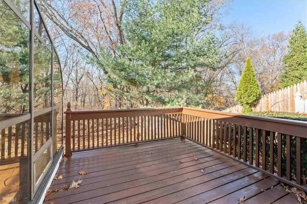 18 Roslyn Avenue Cranston RI 02910