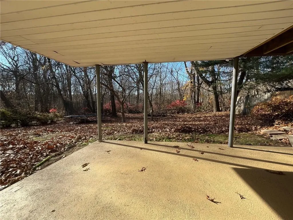 18 Roslyn Avenue Cranston RI 02910