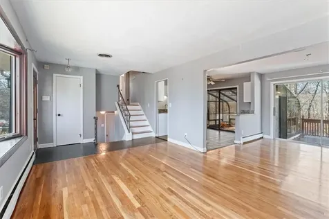 18 Roslyn Avenue Cranston RI 02910