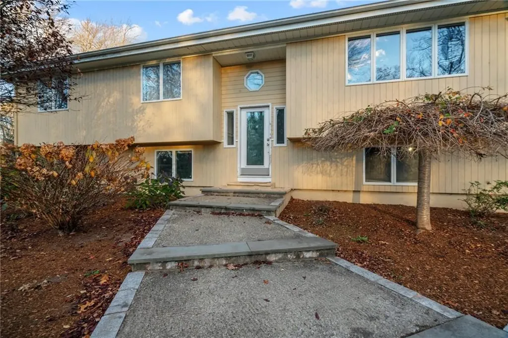 1420 Chopmist Hill Road Scituate RI 02857