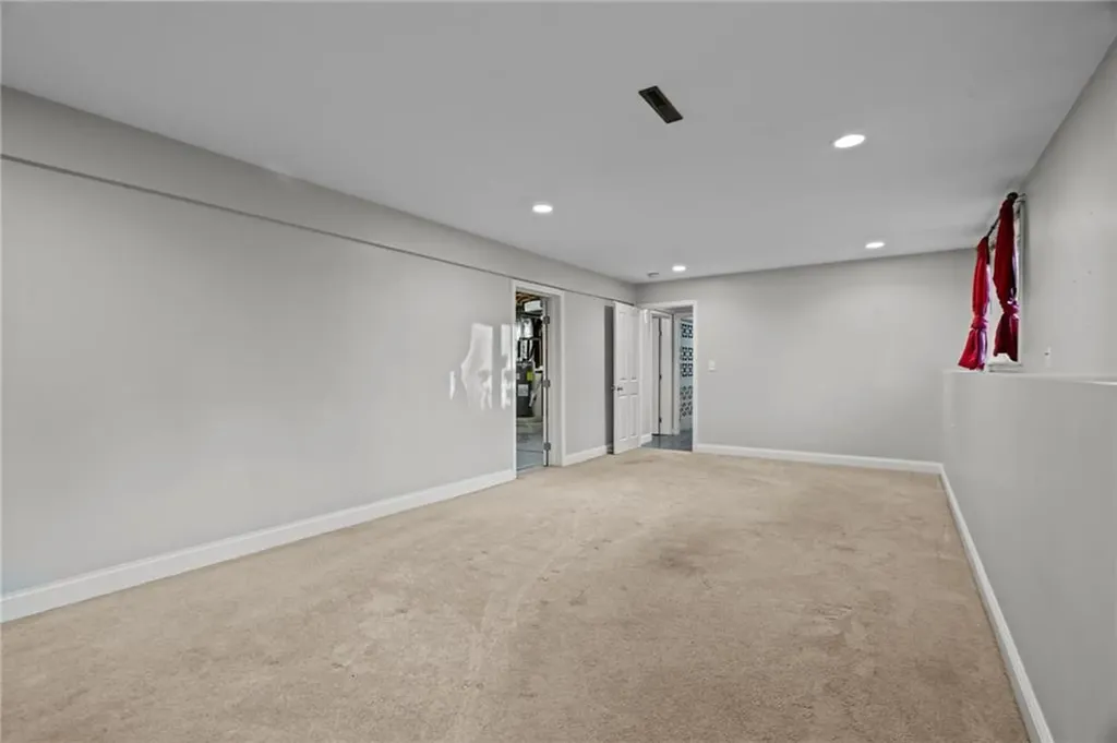 1420 Chopmist Hill Road Scituate RI 02857