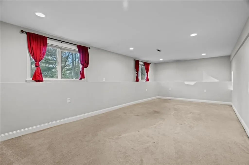 1420 Chopmist Hill Road Scituate RI 02857