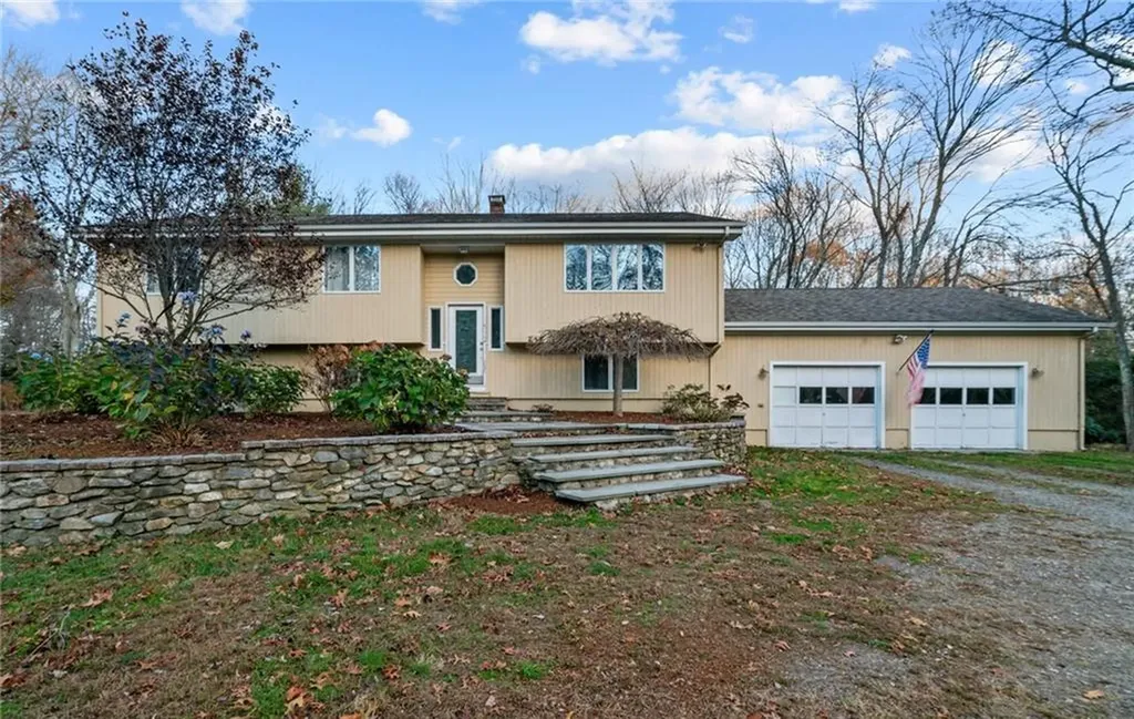 1420 Chopmist Hill Road Scituate RI 02857