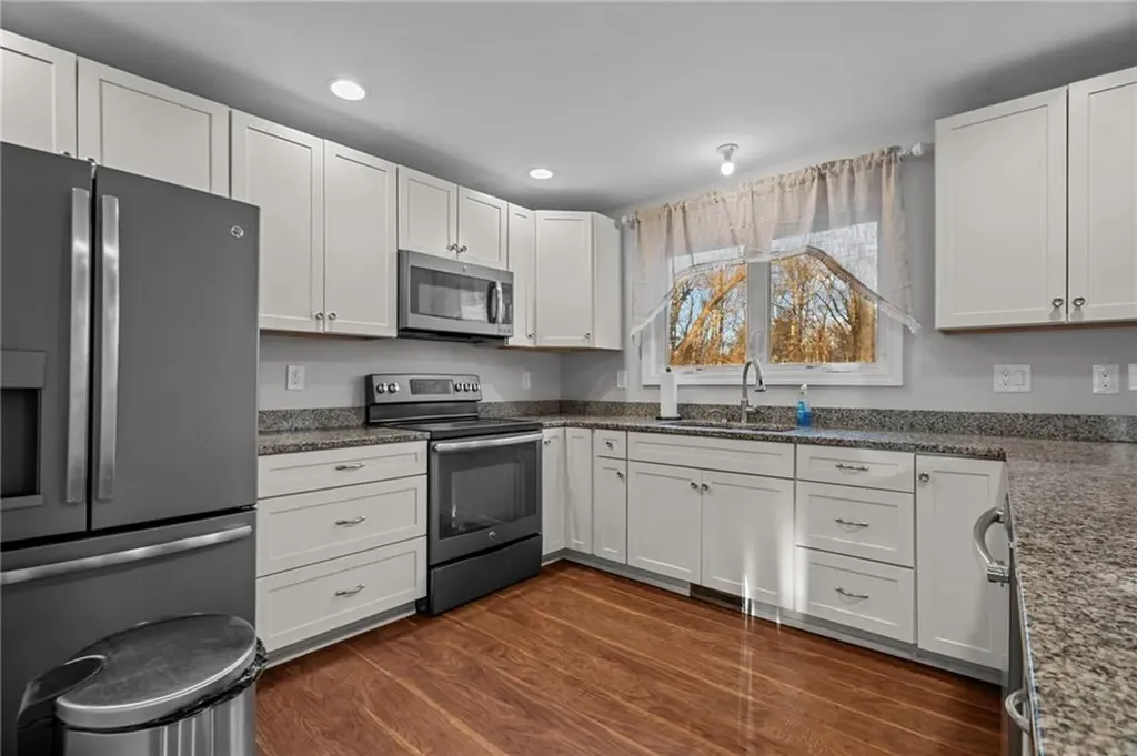 1420 Chopmist Hill Road Scituate RI 02857
