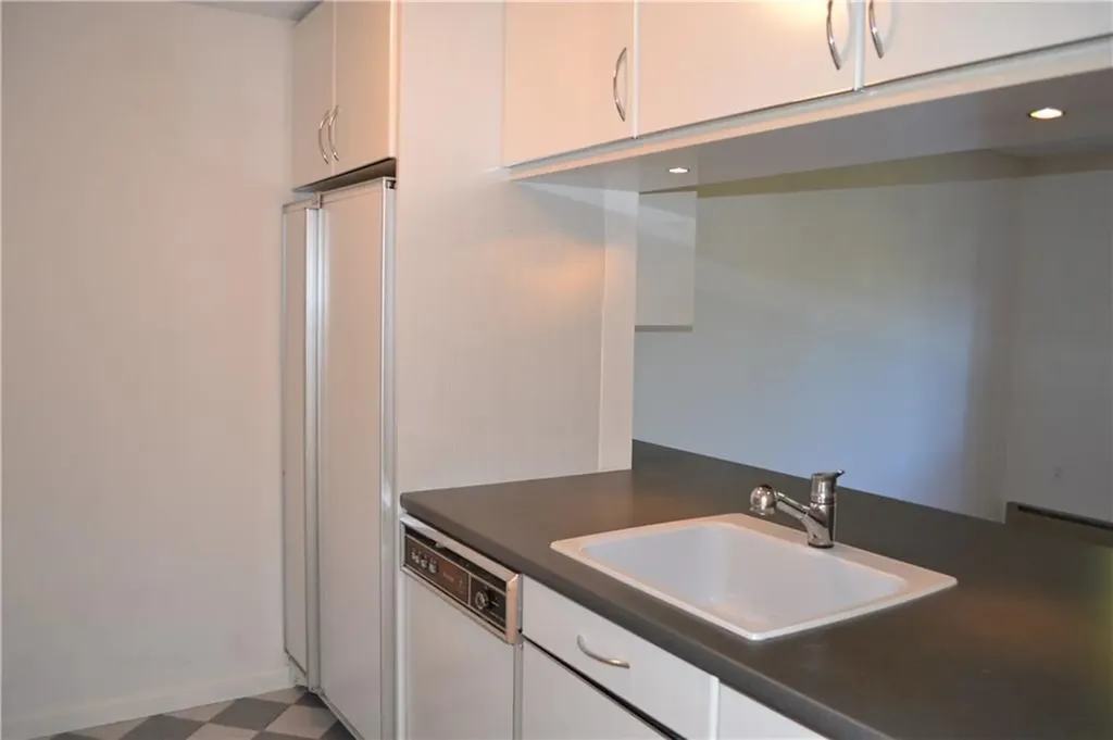 66 Sea Breeze Lane Bristol RI 02809