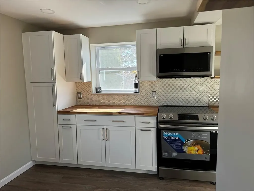 17 Granger Court Warwick RI 02889