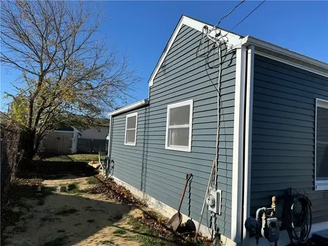 17 Granger Court Warwick RI 02889