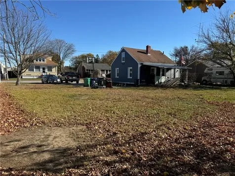 17 Granger Court Warwick RI 02889