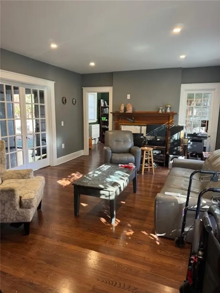 127 Columbia Avenue Cranston RI 02905