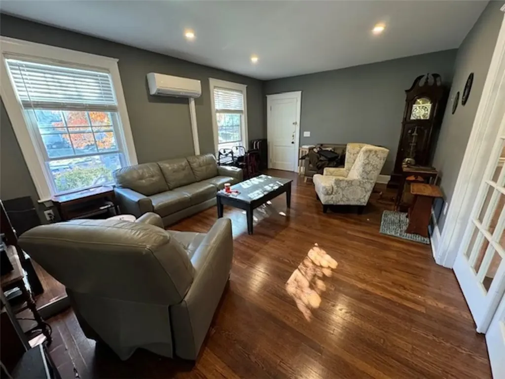 127 Columbia Avenue Cranston RI 02905