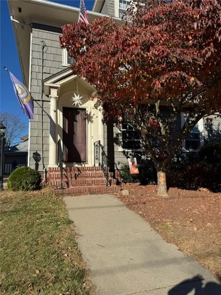 127 Columbia Avenue Cranston RI 02905