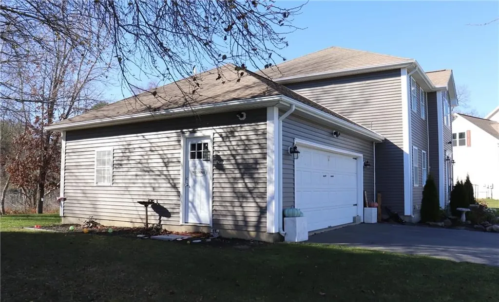 22 Windsong Road Cumberland RI 02864