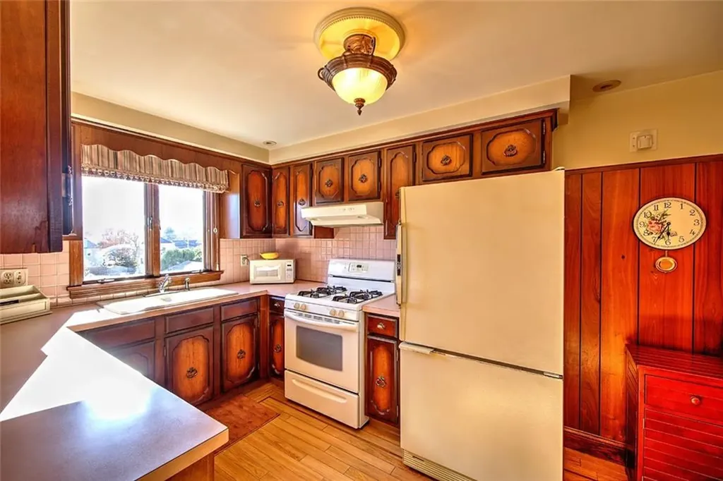 102 Walnut Street Johnston RI 02919