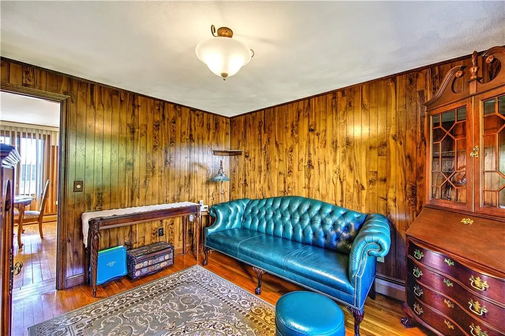 102 Walnut Street Johnston RI 02919