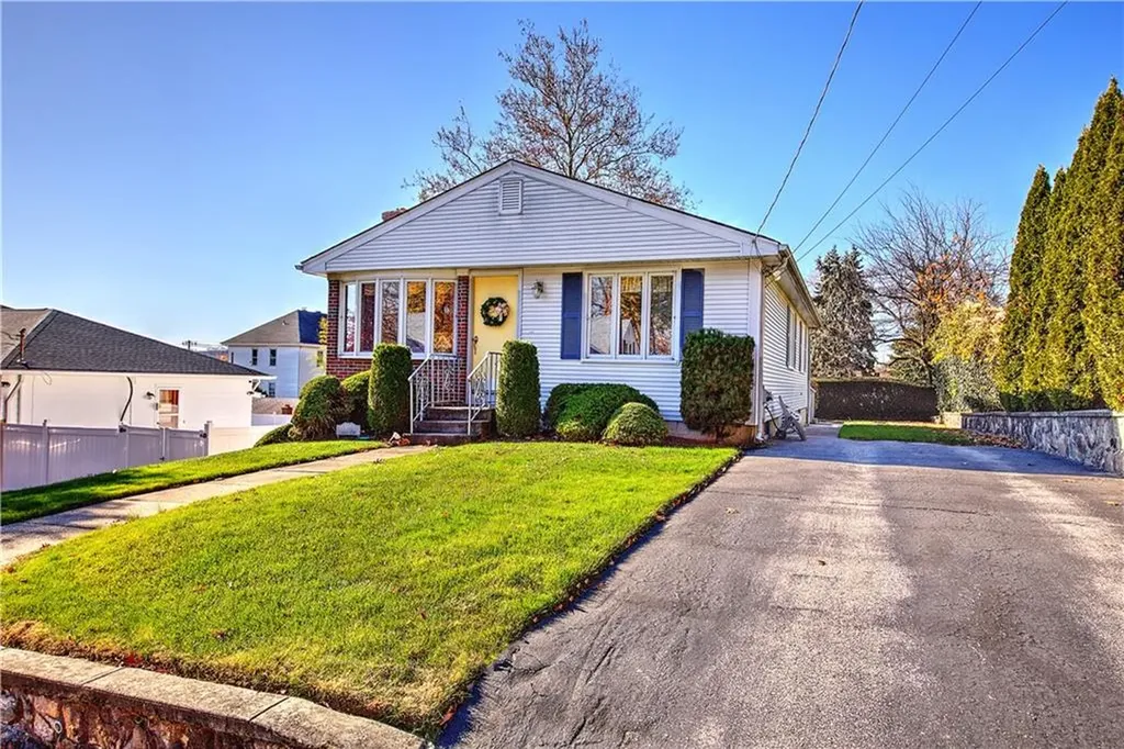 102 Walnut Street Johnston RI 02919