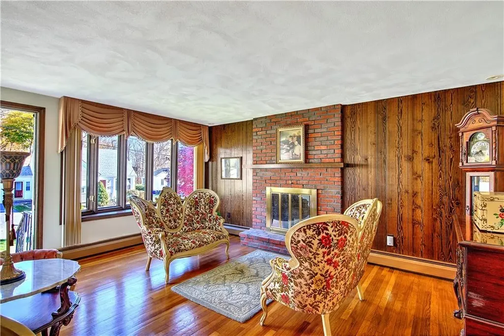 102 Walnut Street Johnston RI 02919