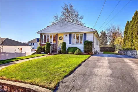 102 Walnut Street Johnston RI 02919