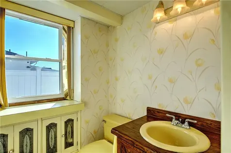 102 Walnut Street Johnston RI 02919