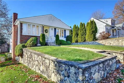 102 Walnut Street Johnston RI 02919