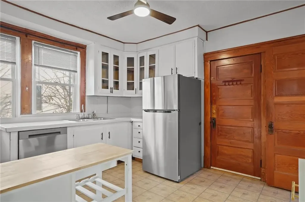 199 Woodward Avenue East Providence RI 02914