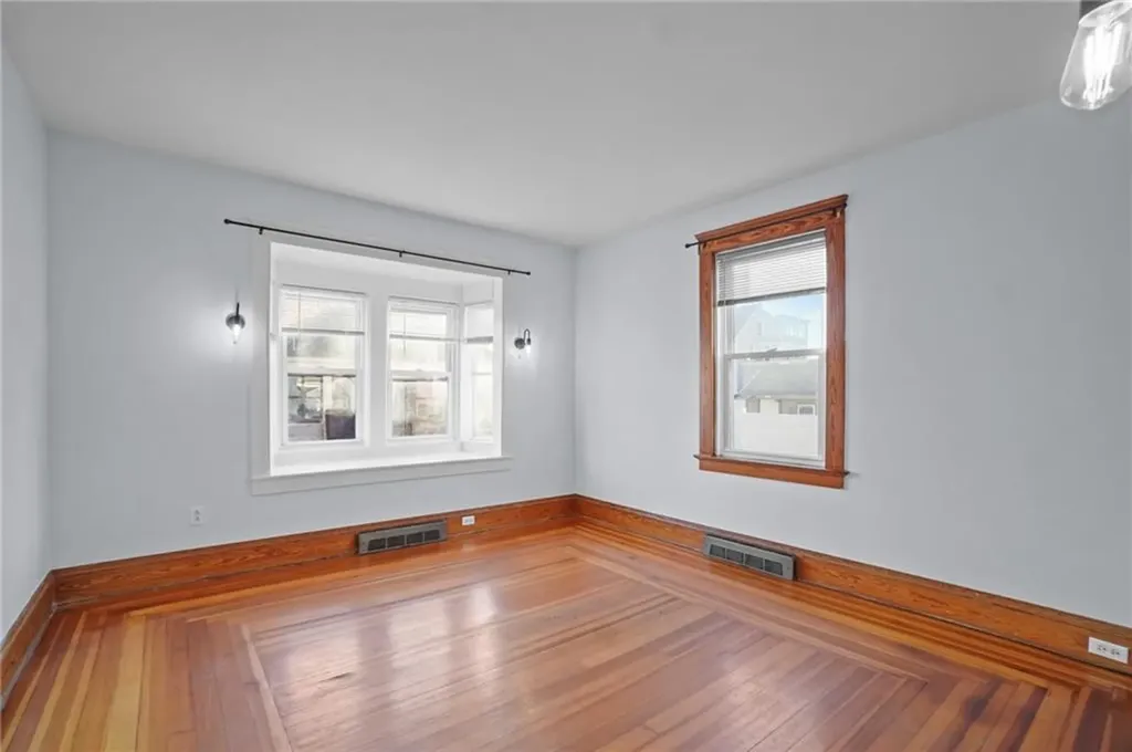 199 Woodward Avenue East Providence RI 02914