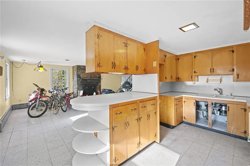 255 Purgatory Road Middletown RI 02842