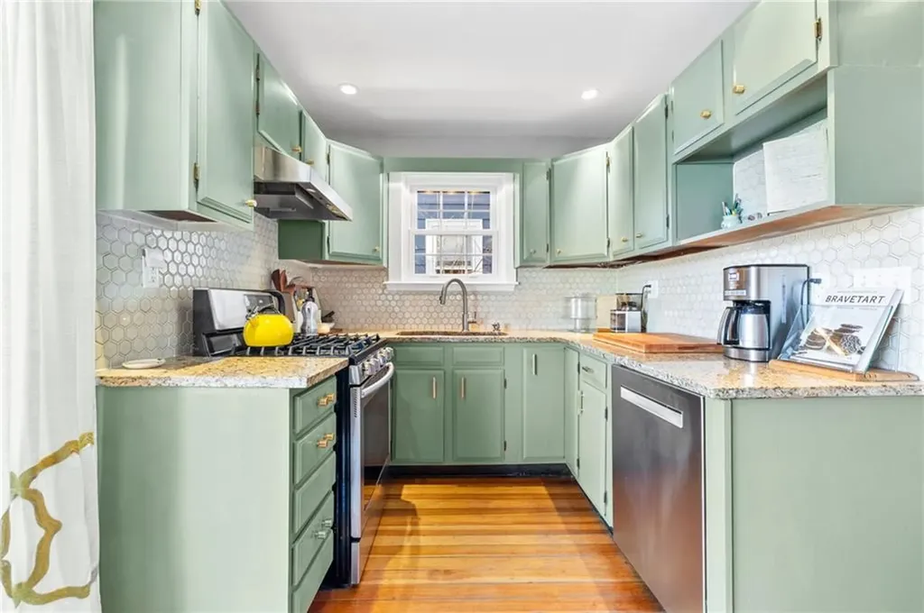 111 Colonial Road Providence RI 02906