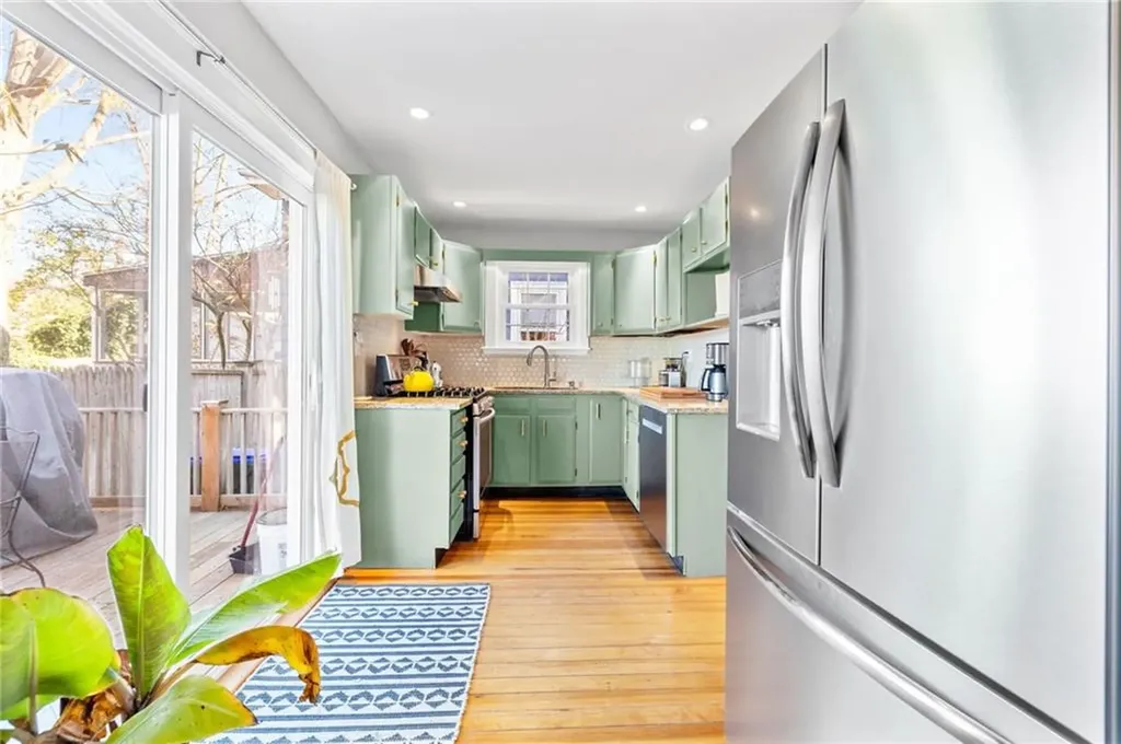 111 Colonial Road Providence RI 02906