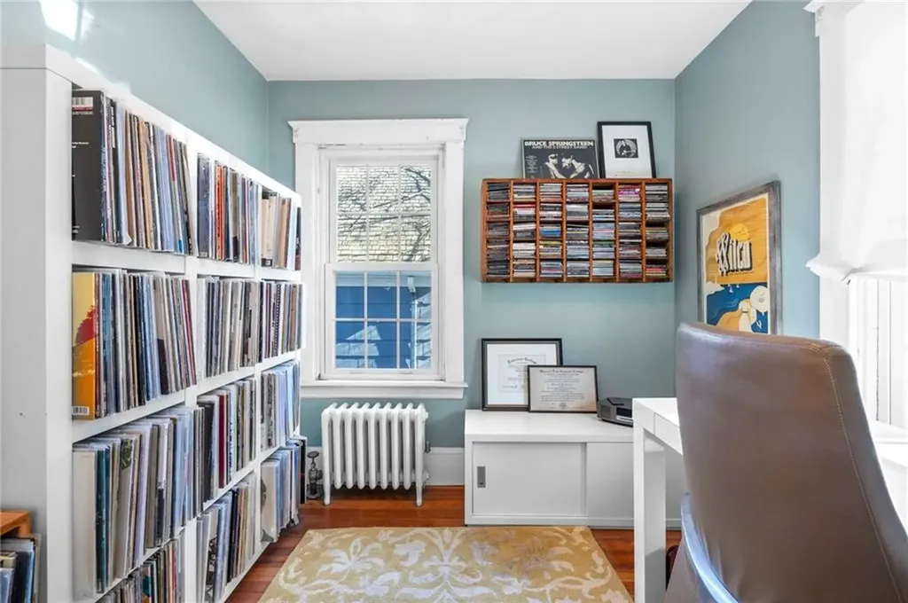 111 Colonial Road Providence RI 02906