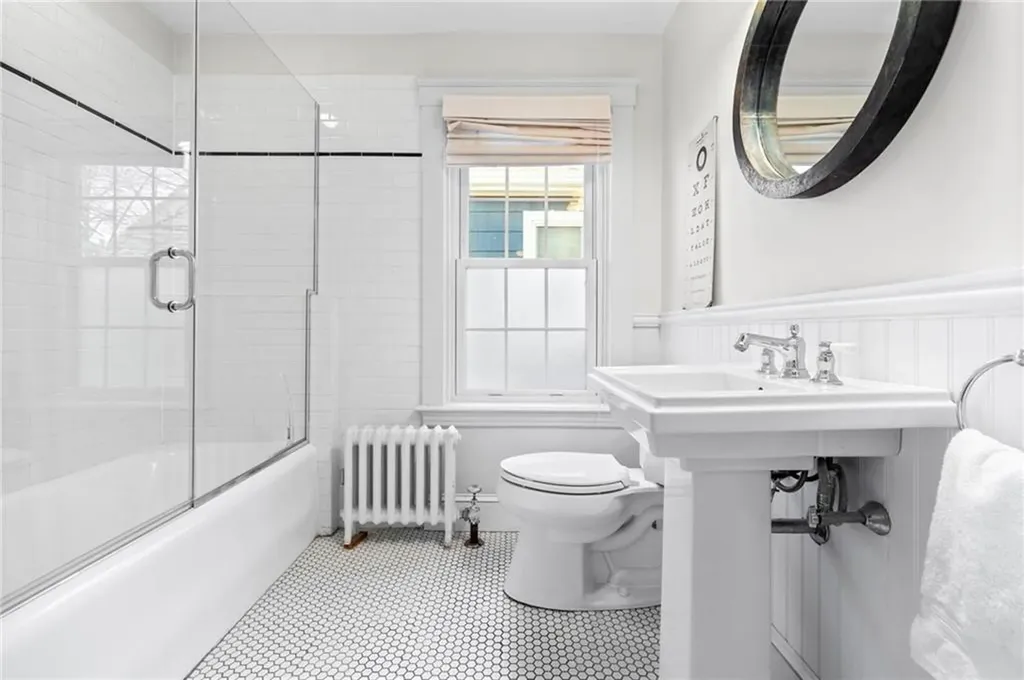 111 Colonial Road Providence RI 02906