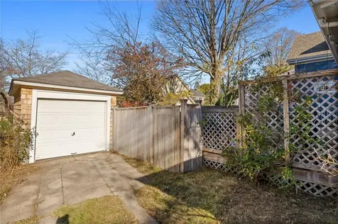 111 Colonial Road Providence RI 02906