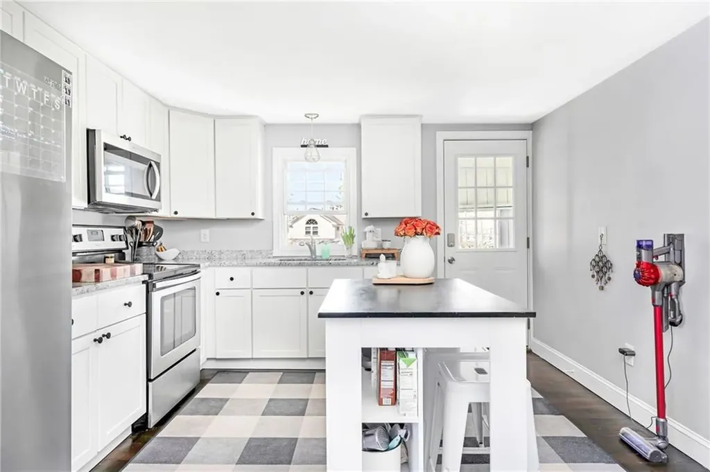 11 York Avenue Westerly RI 02891