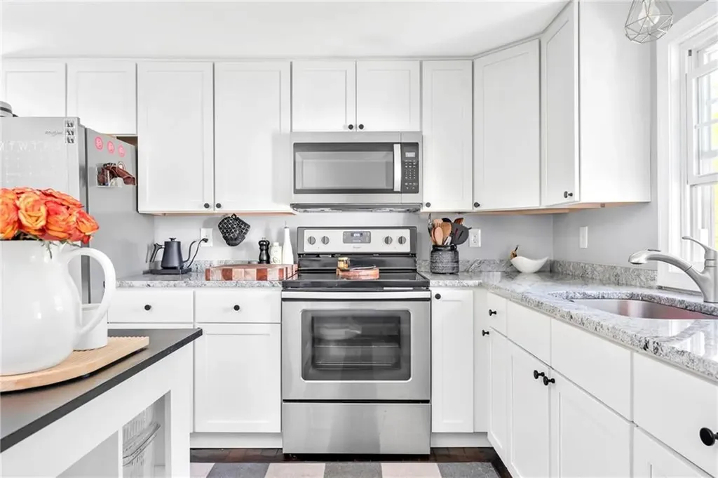 11 York Avenue Westerly RI 02891