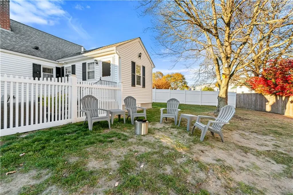 148 Stone Avenue Warwick RI 02889