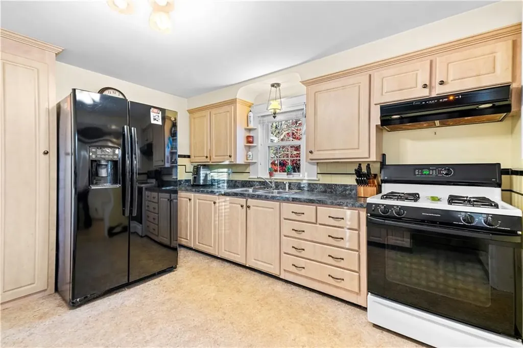 148 Stone Avenue Warwick RI 02889