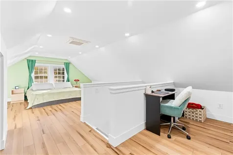 148 Stone Avenue Warwick RI 02889