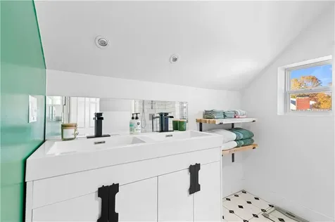 148 Stone Avenue Warwick RI 02889