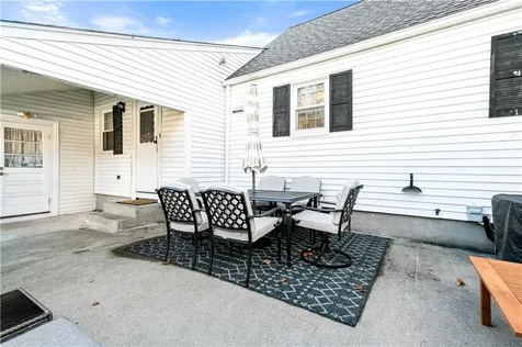 148 Stone Avenue Warwick RI 02889