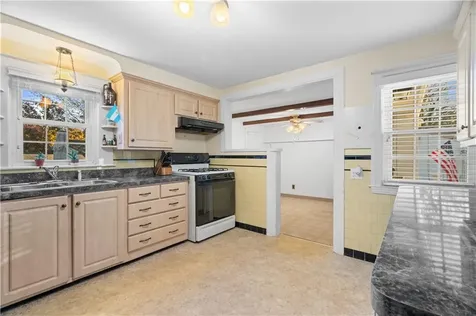 148 Stone Avenue Warwick RI 02889