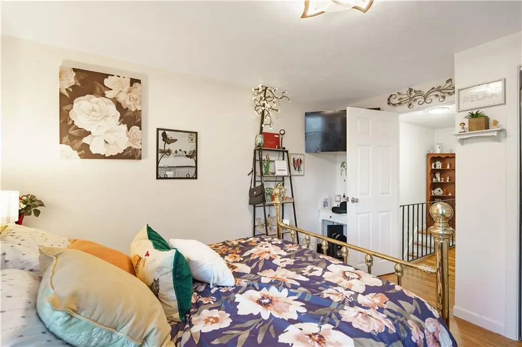 563 Laurel Hill Avenue Cranston RI 02920