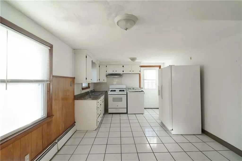 563 Laurel Hill Avenue Cranston RI 02920