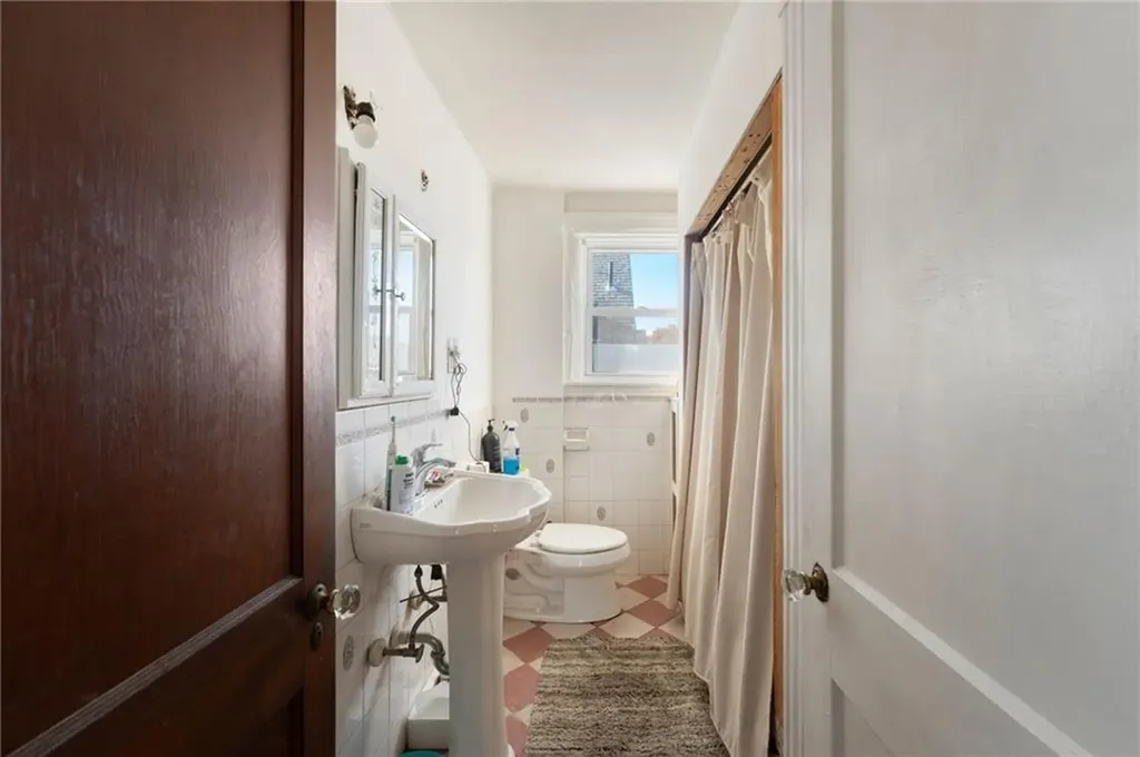 51 53 Oakland Avenue Cranston RI 02910