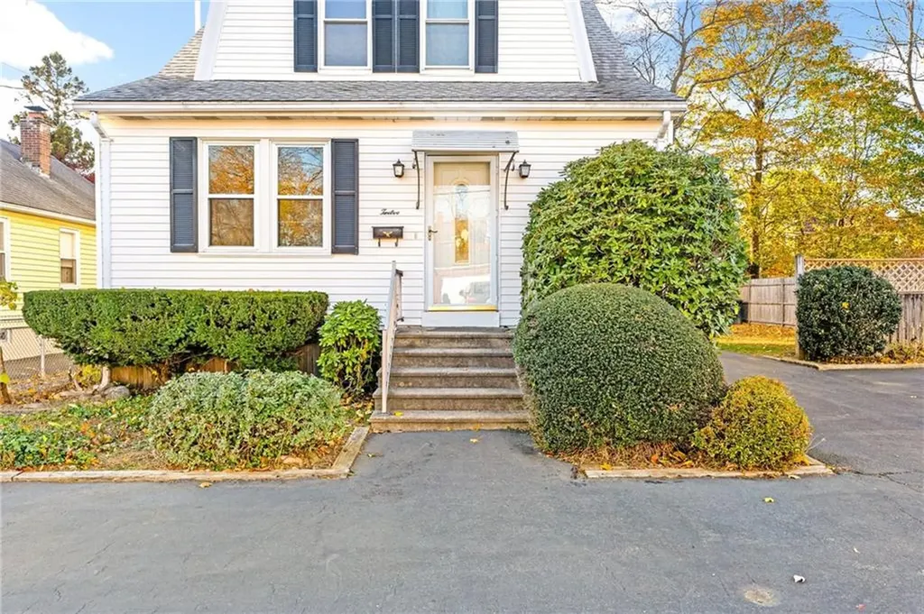 12 Lookout Avenue North Providence RI 02911