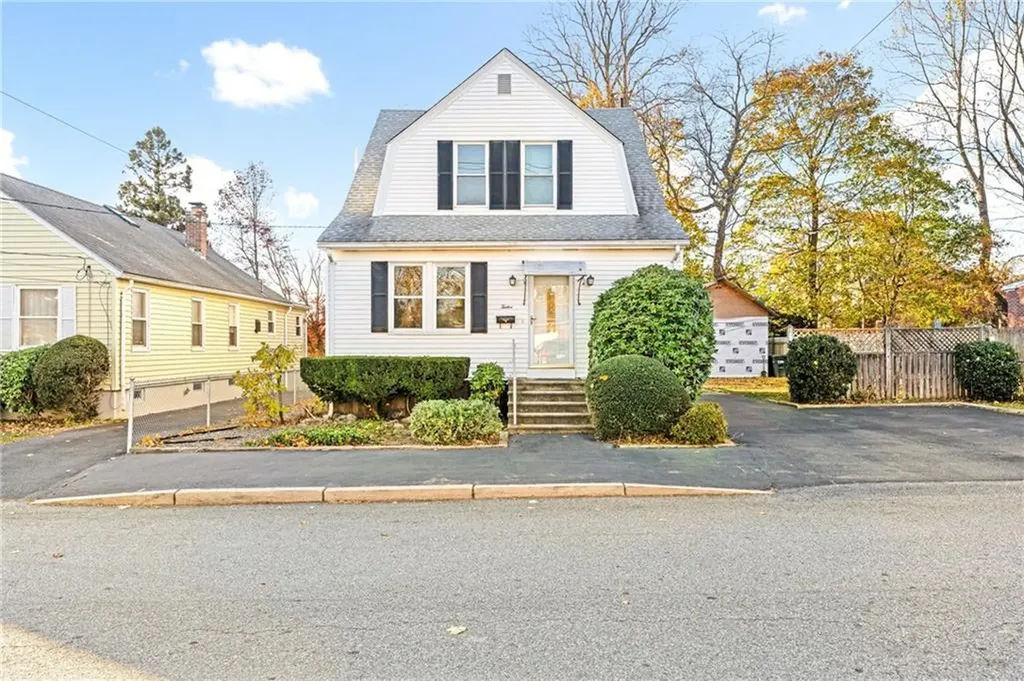 12 Lookout Avenue North Providence RI 02911
