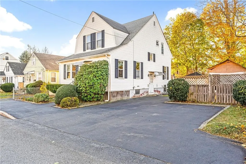 12 Lookout Avenue North Providence RI 02911