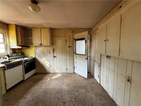 158 Putnam Pike Johnston RI 02919