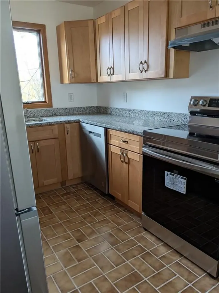 6 Beacon Street Westerly RI 02891
