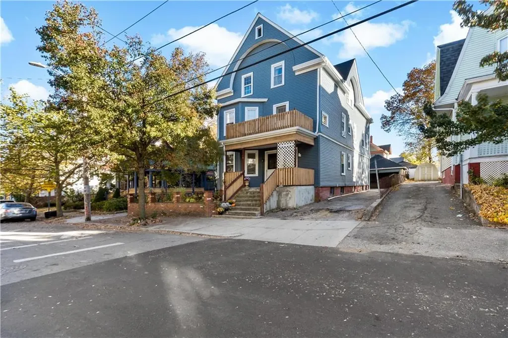 122 Ontario Street Providence RI 02907