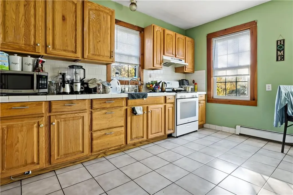 122 Ontario Street Providence RI 02907