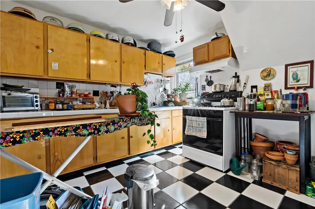 122 Ontario Street Providence RI 02907